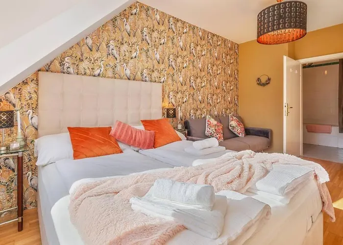 Dry Flower Apt. / 2Br. / Rooftop / New