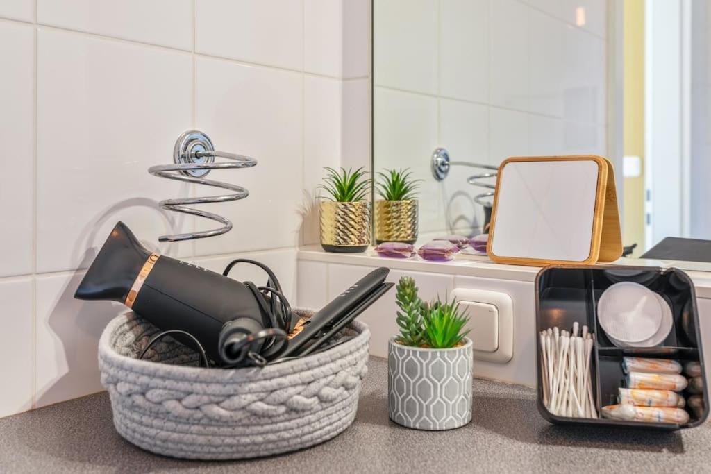Dry Flower Apt. / 2br. / Rooftop / New * Wien