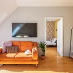Dry Flower Apt. / 2Br. / Rooftop / New